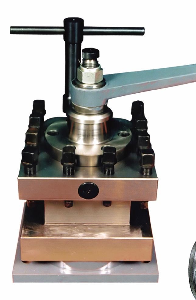 Tool post
